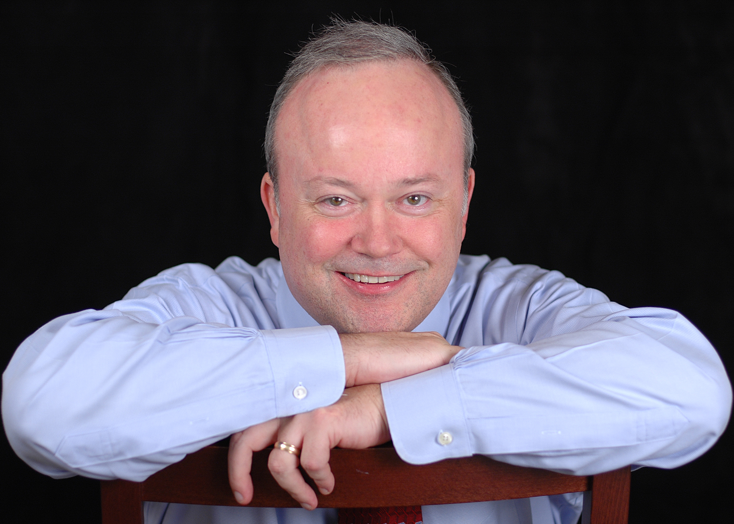 詹姆斯·奧肖內西